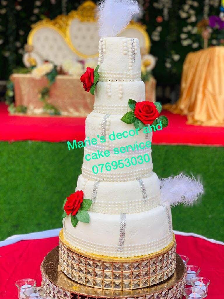Custom birthday cake display